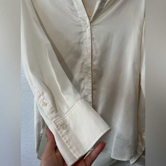 H&M button down blouse - Picture 5 of 5